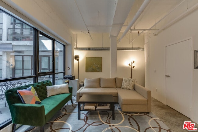 Building Photo - 1100 S Grand Ave