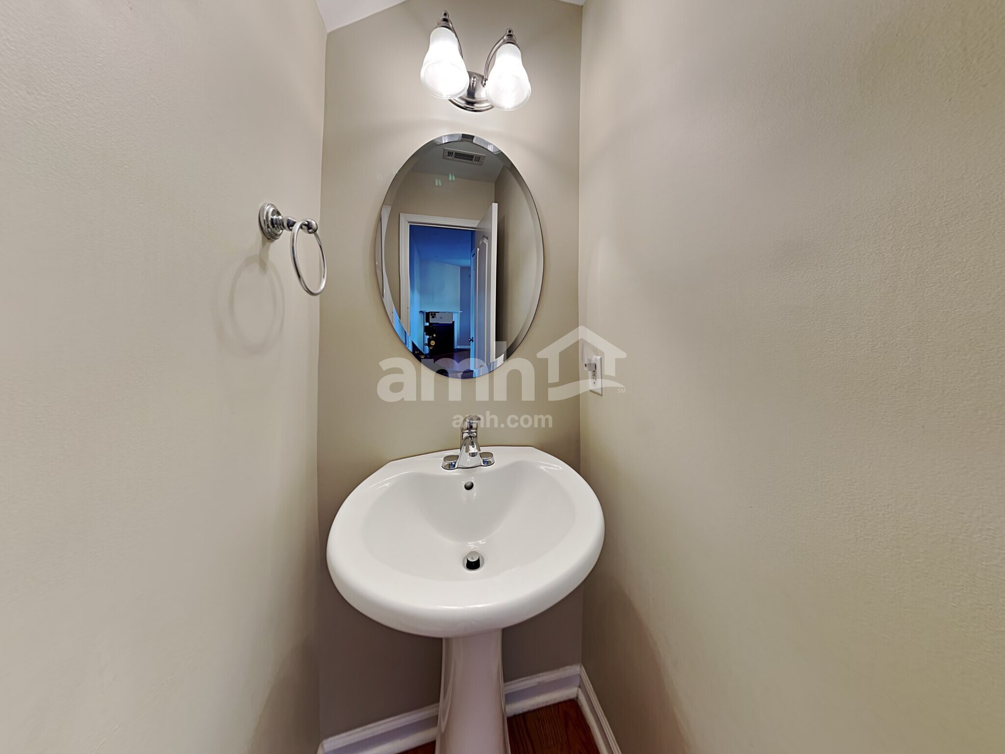 Building Photo - 17 Pfeiffer Ct