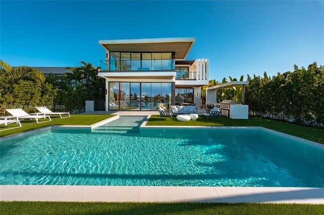 Building Photo - 315 N Shore Dr