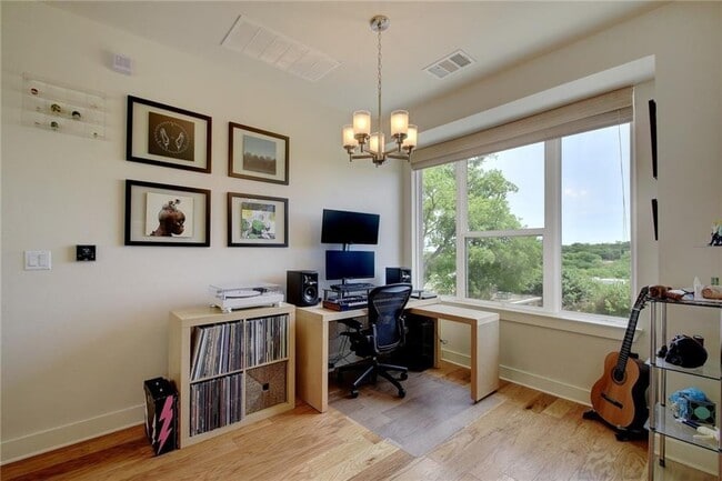 Building Photo - 3000 Pither Ln