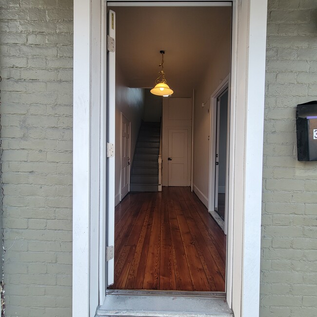 MAIN ENTRANCE/FOYER - 30 W Baltimore St