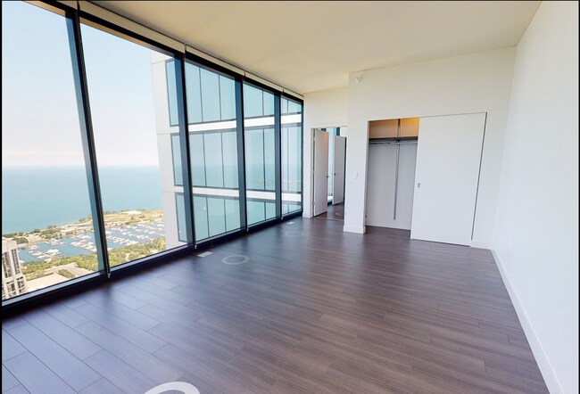 Master Bedroom - 1251 S Prairie Ave