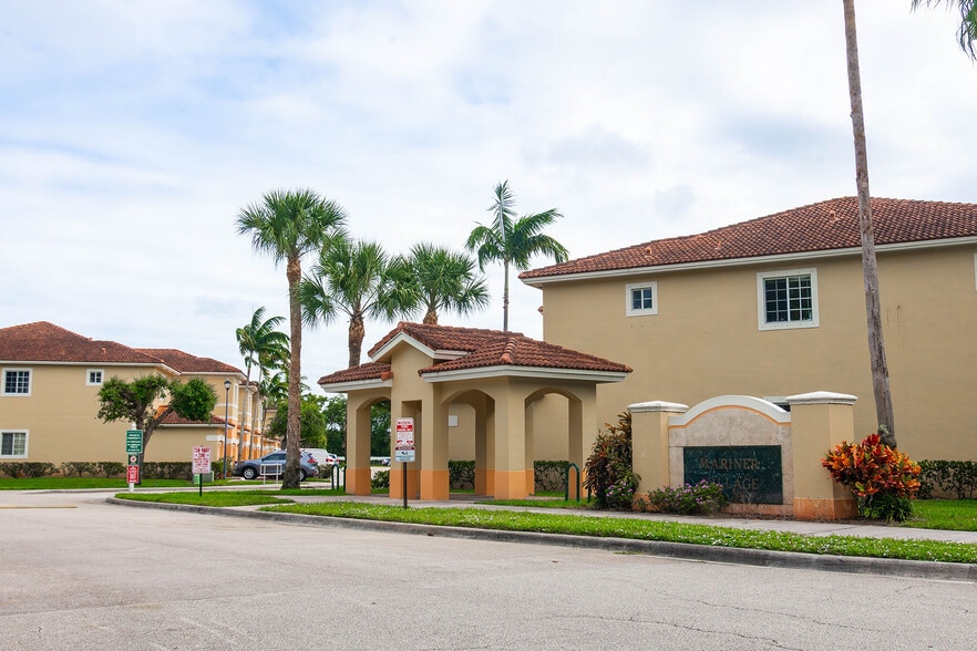 Entrance to the community - 5108 SE Mariner Garden Cir
