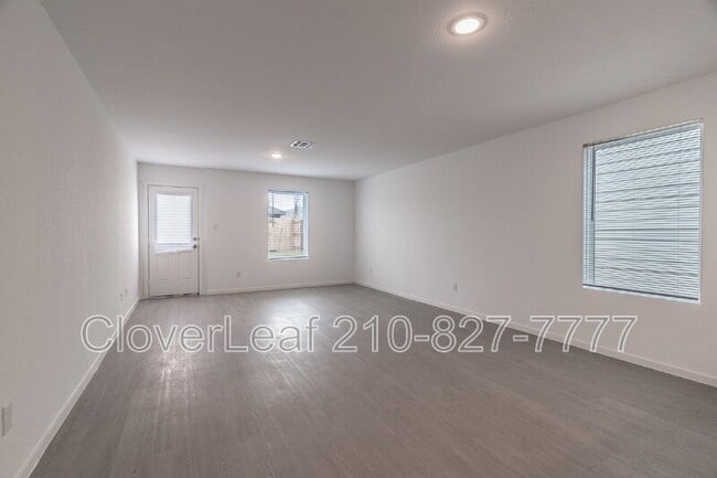 Building Photo - 8523 Loska Grn