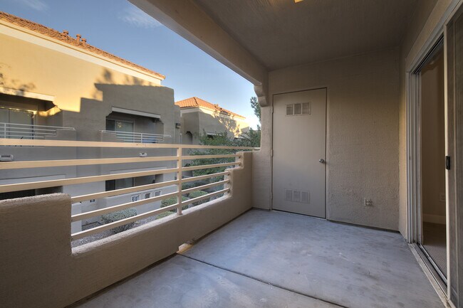Building Photo - TOTALLY RENOVATED Summerlin Condo - Lake Mead/Buffalo * 2 Bedroom 2 Bath