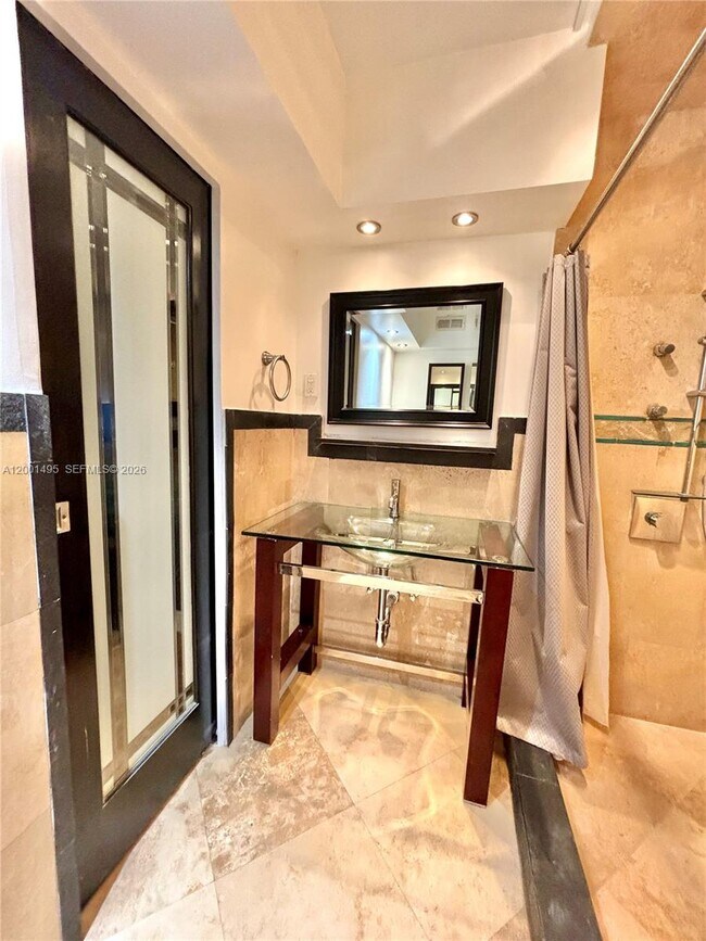 Building Photo - 2666 Tigertail Ave