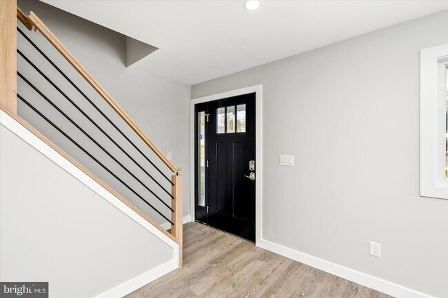 Building Photo - 92 Pennwood Dr