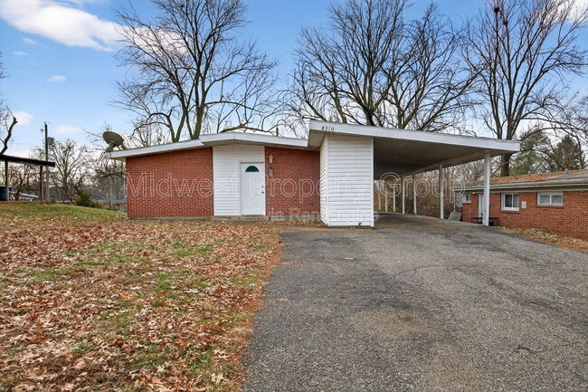 Building Photo - 8310 Sagewood Ln