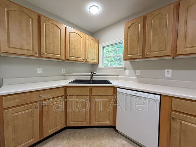 Building Photo - 18 Meadowview Terrace