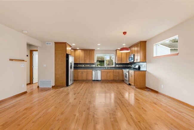 Building Photo - 14539 32nd Ave NE