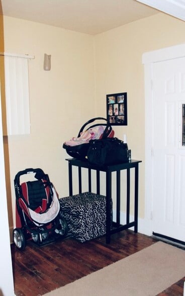 Building Photo - 2331 Los Angeles Ave