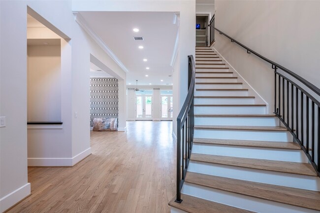 Building Photo - 1507 Martin St