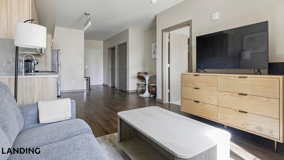 Building Photo - 1850 NW Front Ave