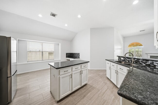 Building Photo - 4723 Knights Branch Dr