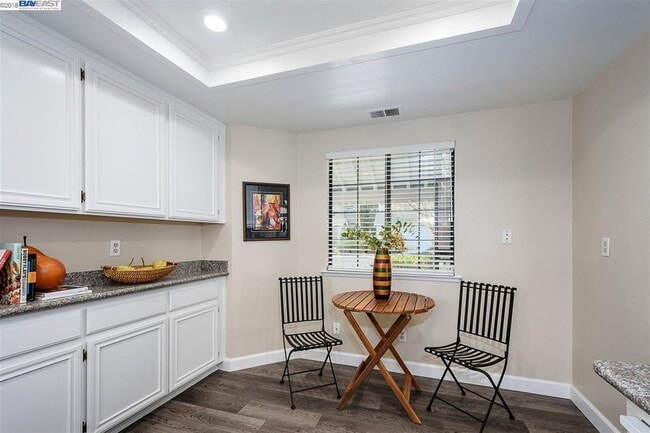 Building Photo - Beautiful Two Bedroom Home in Pleasanton