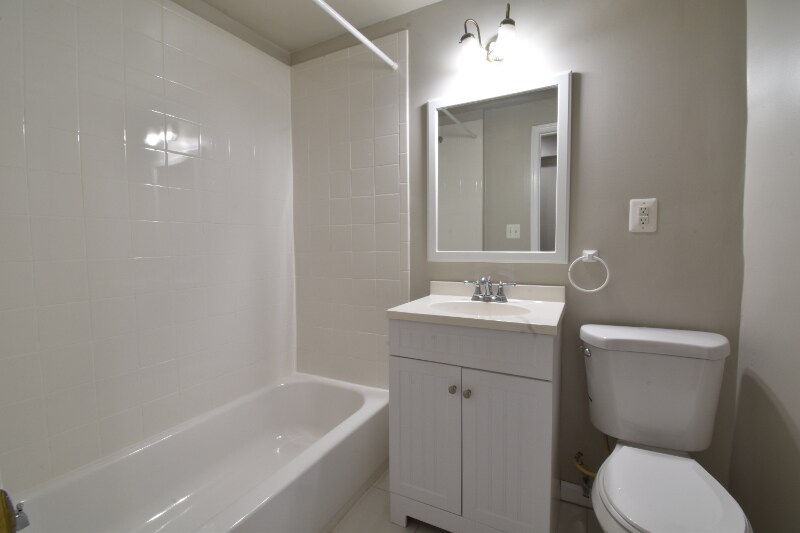 Building Photo - 620 Princeton Pl NW