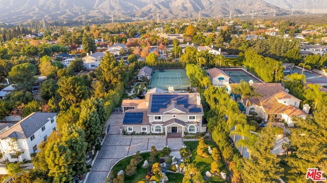 Building Photo - 1047 E Pomello Dr
