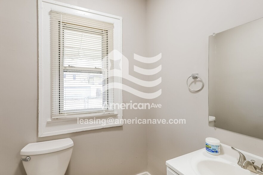 Building Photo - 38 N Pershing Ave