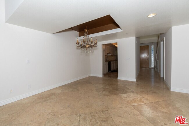 Building Photo - 171 N Church Ln