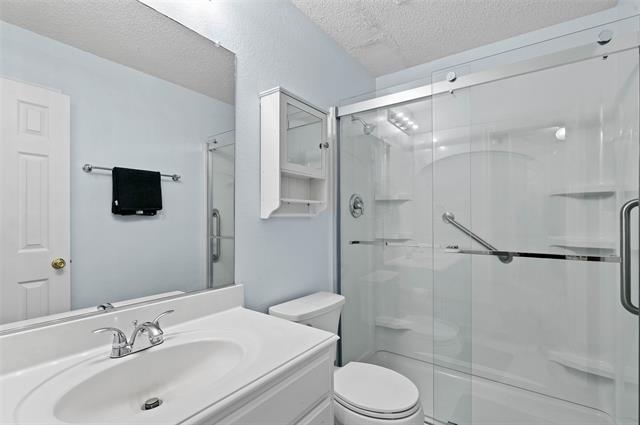 Building Photo - 316 Leameadow Dr