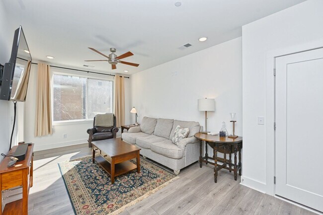 Building Photo - **2022-BUILT CONDO IN THE HEART OF WEDGEWOOD-HOUSTON WALKING DISTANCE TO GEODIS PARK**