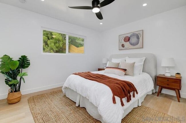 Building Photo - 210 Rosebay Dr