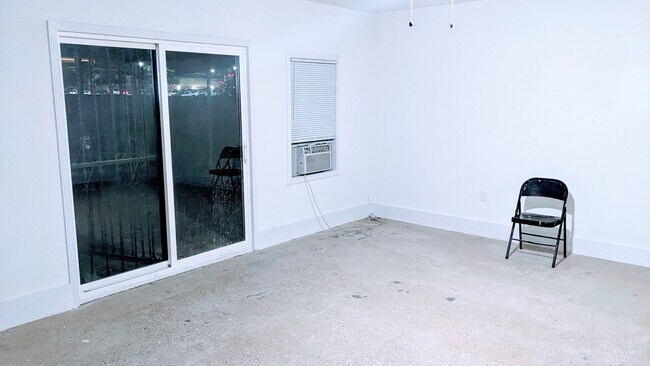 Building Photo - 13 Flamenco Cir