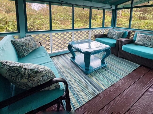 Building Photo - 2BR/1BA Furnished Home – Available June 1 – Screened Lanai, Fiber Internet, W/D