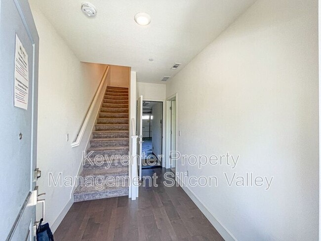 Building Photo - 37549 Willow St