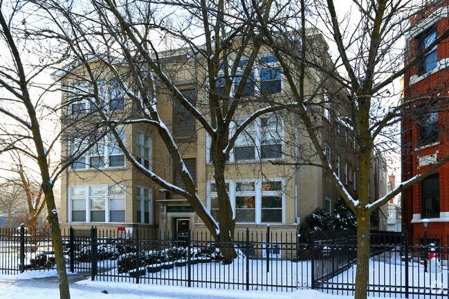 7600 N Sheridan Rd - The Howard Sheridan