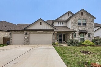 Building Photo - 542 Round Vly Trl