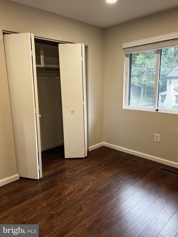 Building Photo - 2312 Glade Bank Way