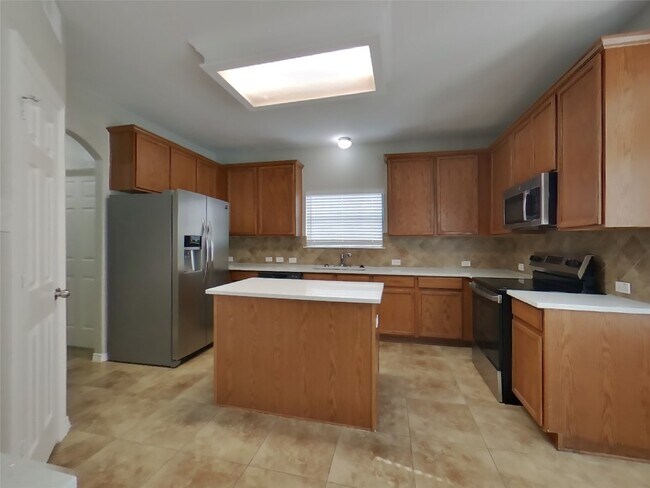 Building Photo - 963 Oak Lynn Dr