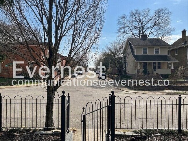 Building Photo - 112 Hanford St