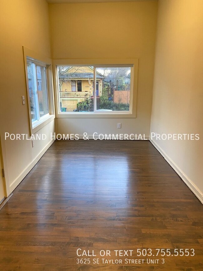 Building Photo - 1 Bedroom, Beautiful Hardwood Floors, Hawt...