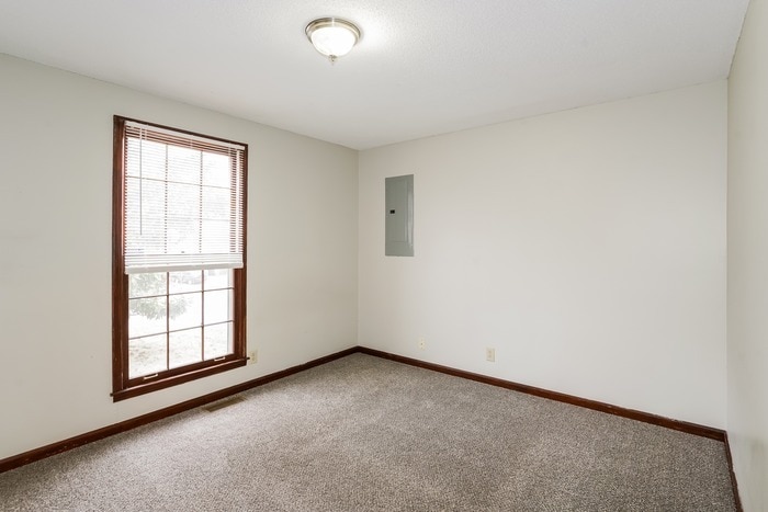 Building Photo - 323 Southern Dr