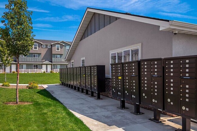 Building Photo - Gorgeous 3-Story 2021 Payton Model Townhom...