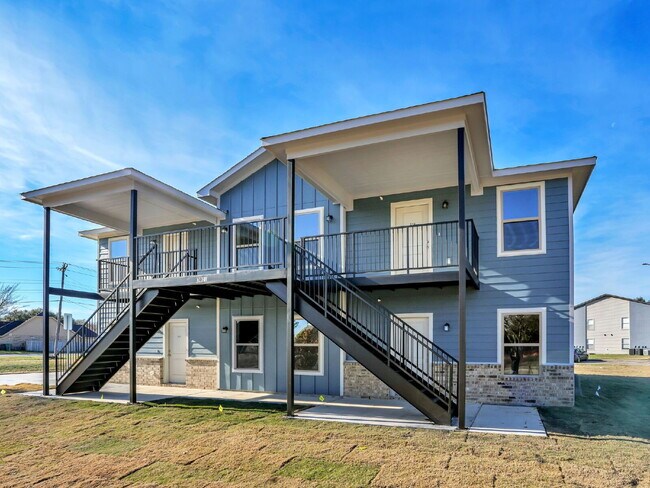 Building Photo - Brand New Fourplex