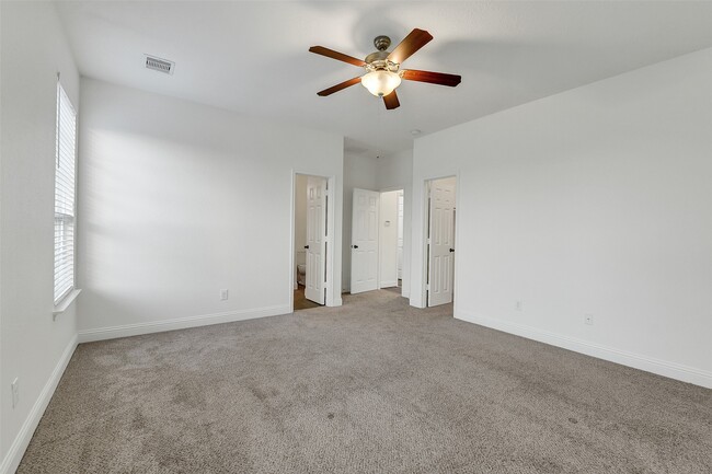 Building Photo - 29133 Legends Wick Dr