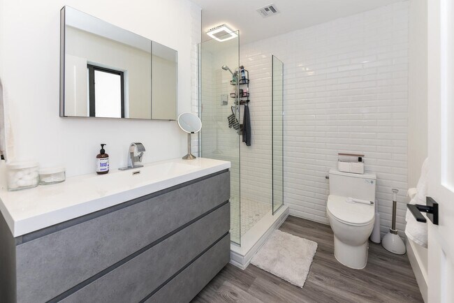 Building Photo - 700 SW 4th St