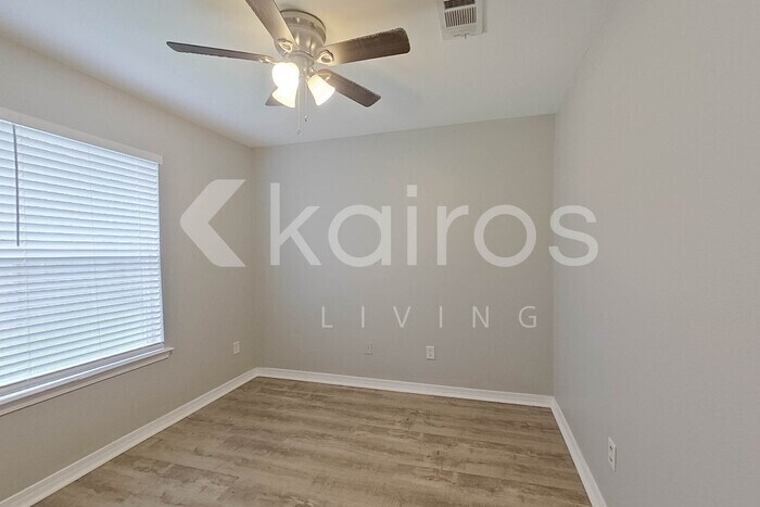 Building Photo - 225 Leebeck Cir