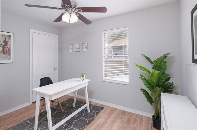 Building Photo - 1221 E Ida St