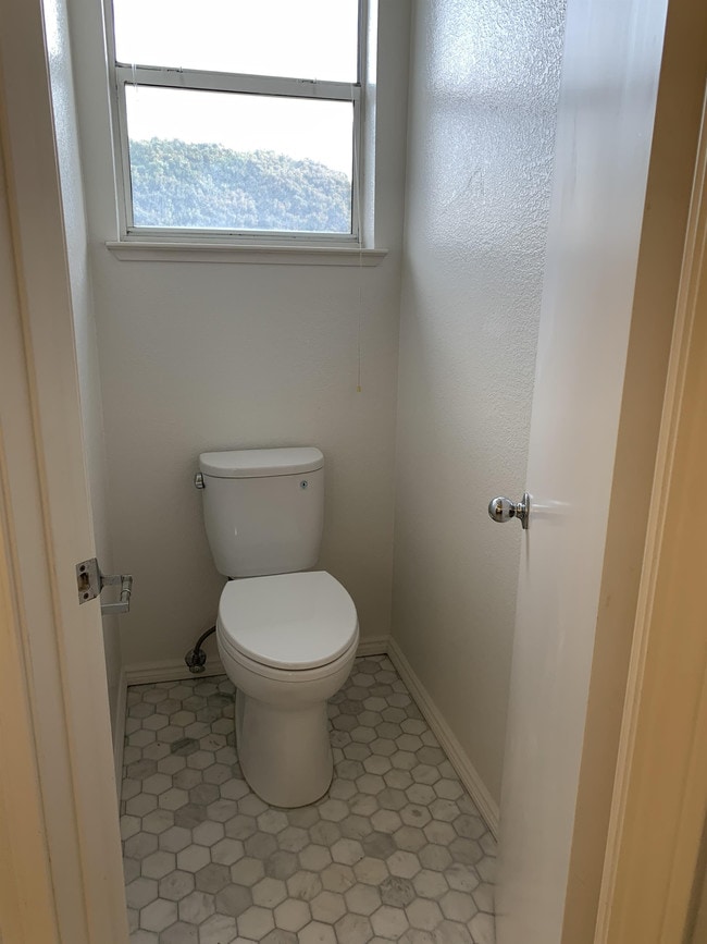 Building Photo - 563 Shoal Cir