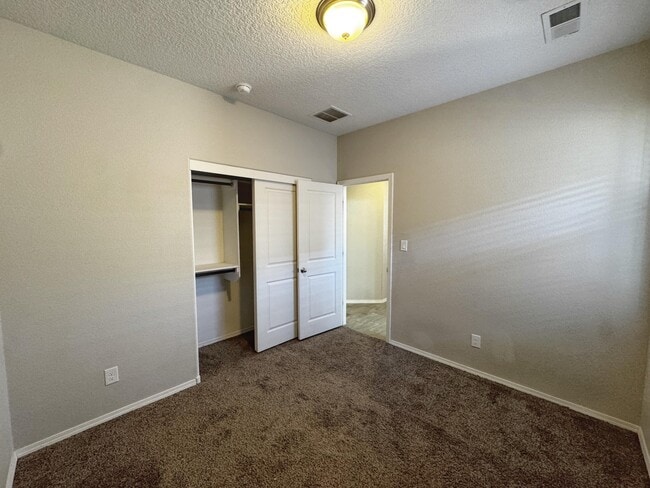 Building Photo - 6732 Oro Valley Rd NW