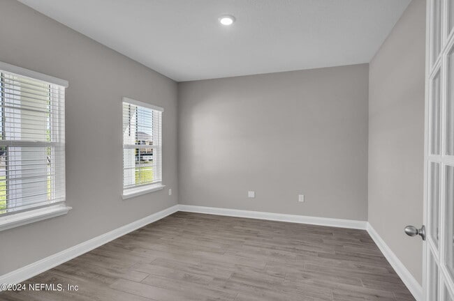 Building Photo - 660 Narvarez Ave