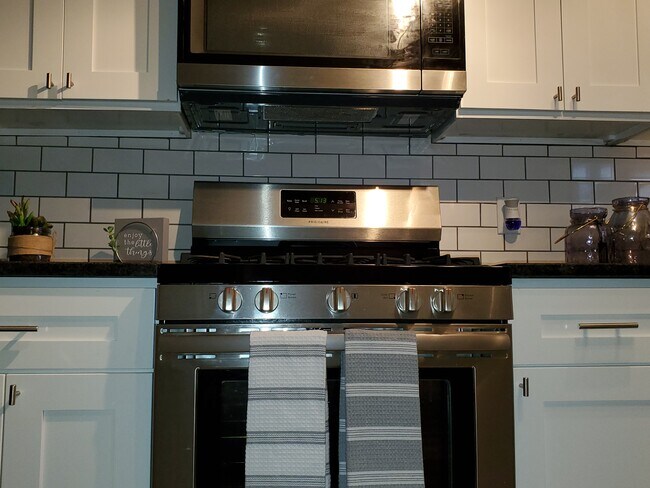 Remodelled kitchen - 1615 E Eyre St