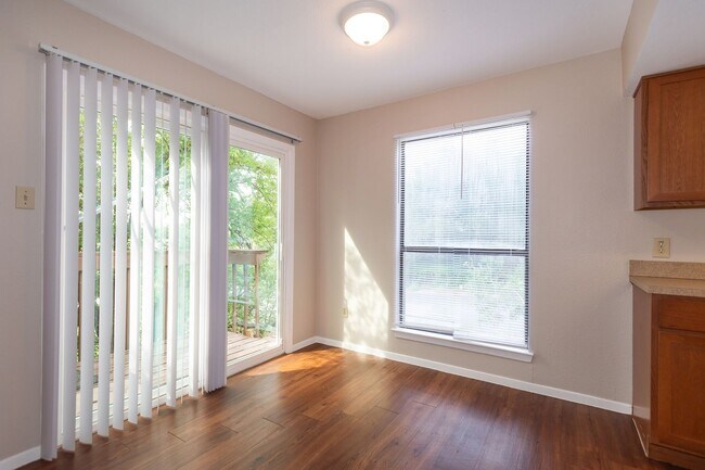 Building Photo - 6723 Lancret Hill Dr