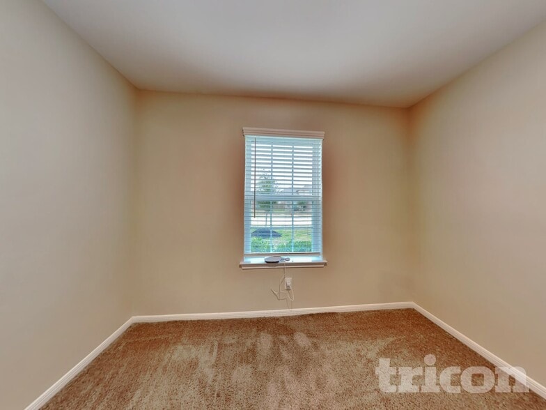 Building Photo - 804 Painted Bison Dr