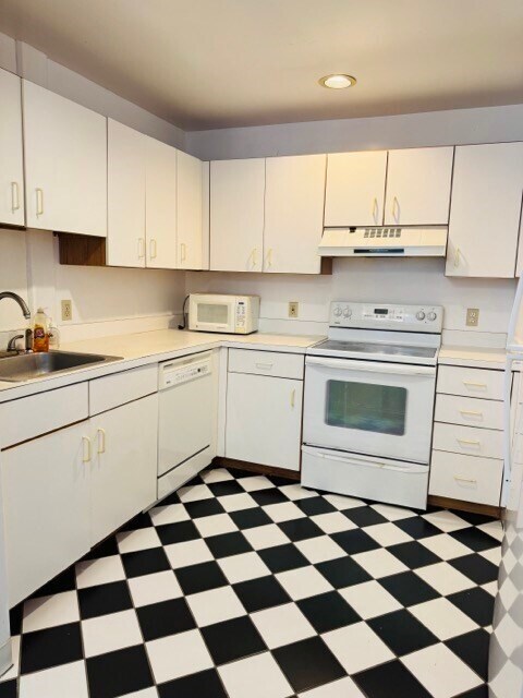 Building Photo - 10 Weston Ave