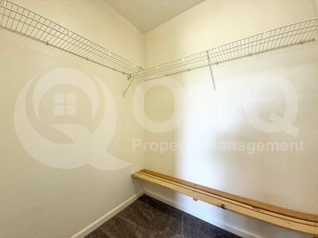 Building Photo - 1001 N Pasadena